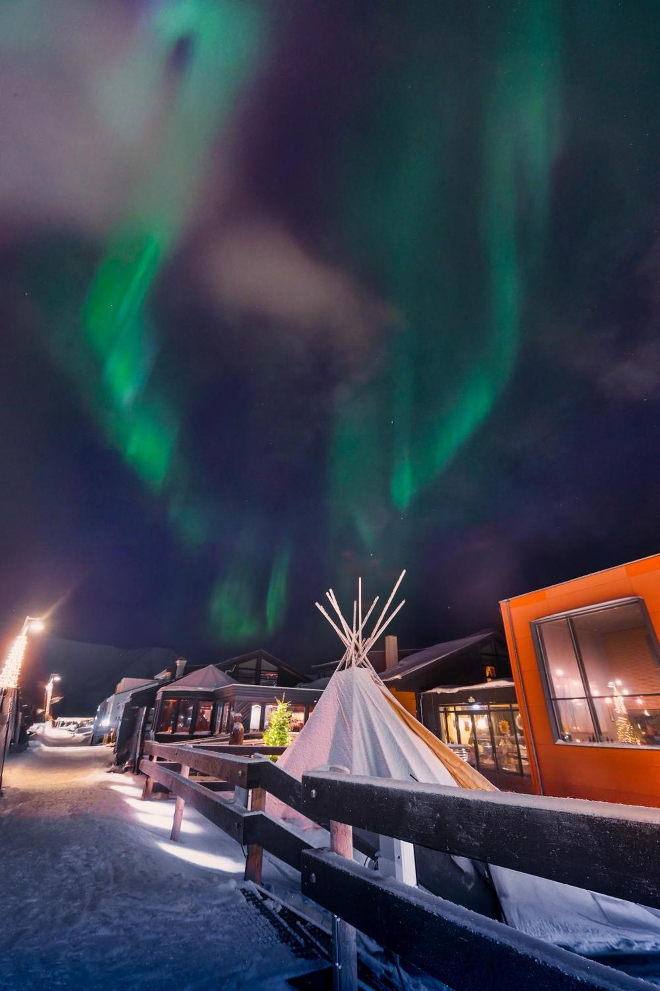 Svalbard Hotell | Polfareren Longyearbyen Ngoại thất bức ảnh