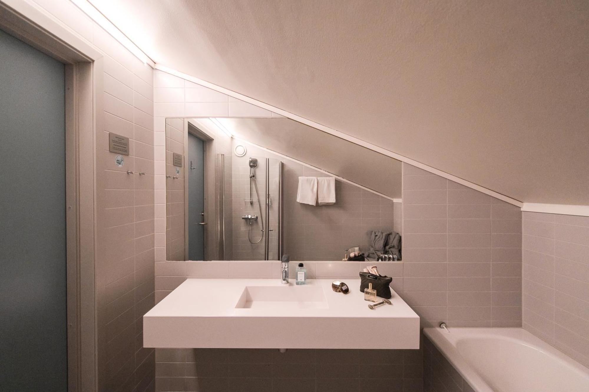 Svalbard Hotell | Polfareren Longyearbyen Ngoại thất bức ảnh