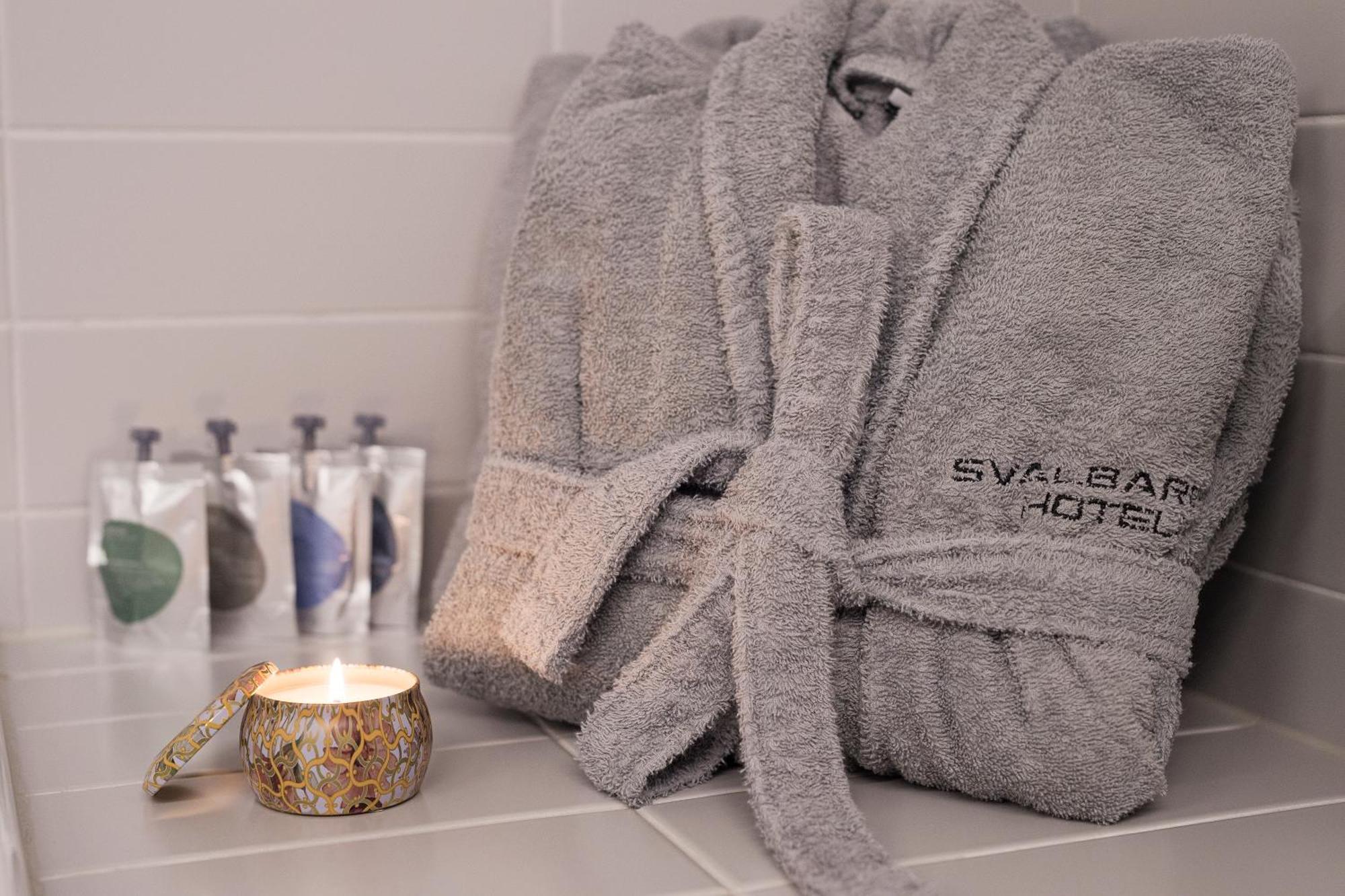 Svalbard Hotell | Polfareren Longyearbyen Ngoại thất bức ảnh