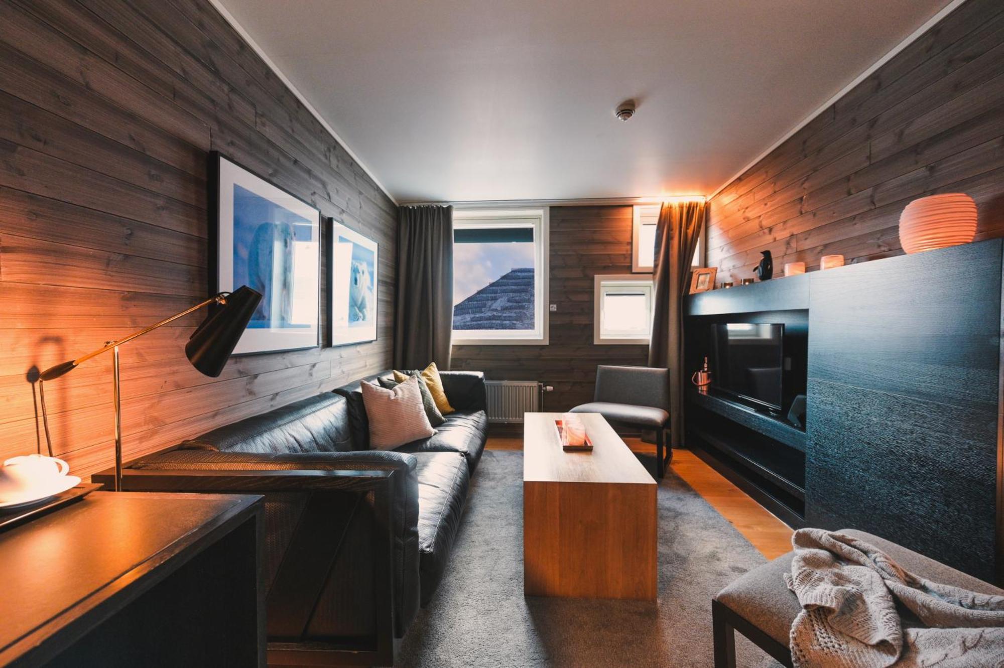 Svalbard Hotell | Polfareren Longyearbyen Ngoại thất bức ảnh