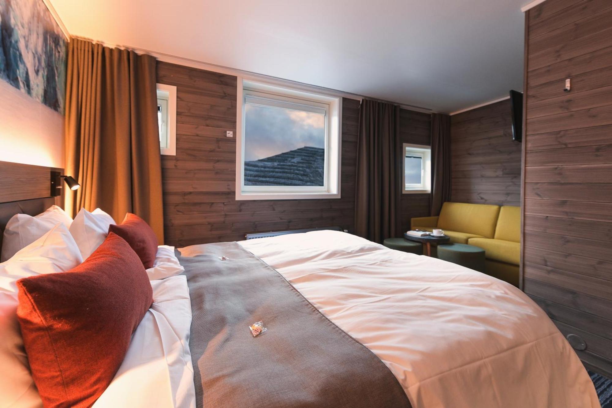Svalbard Hotell | Polfareren Longyearbyen Ngoại thất bức ảnh