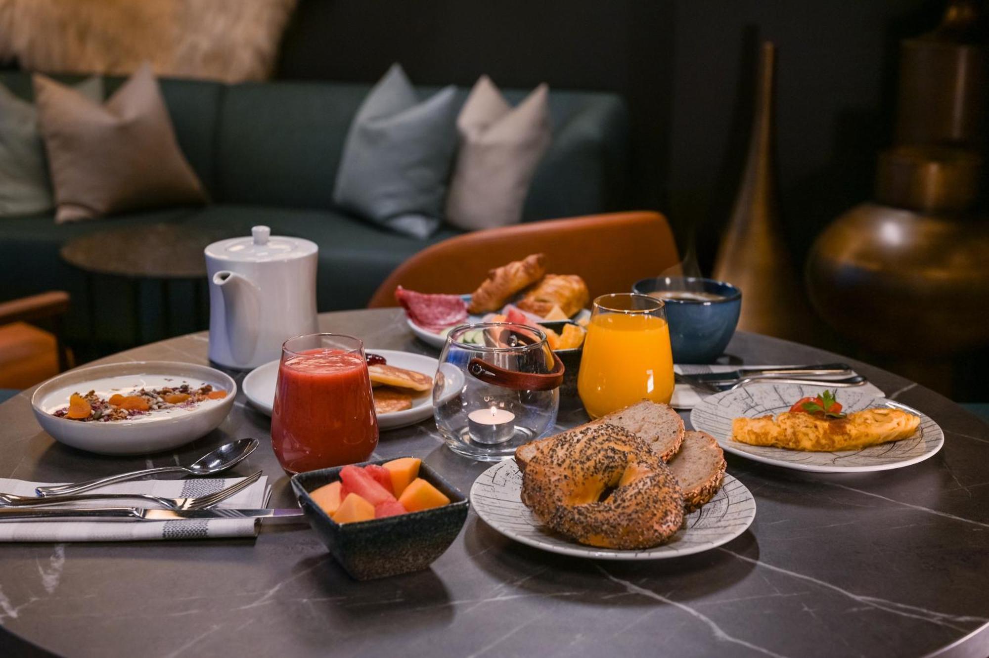 Svalbard Hotell | Polfareren Longyearbyen Ngoại thất bức ảnh
