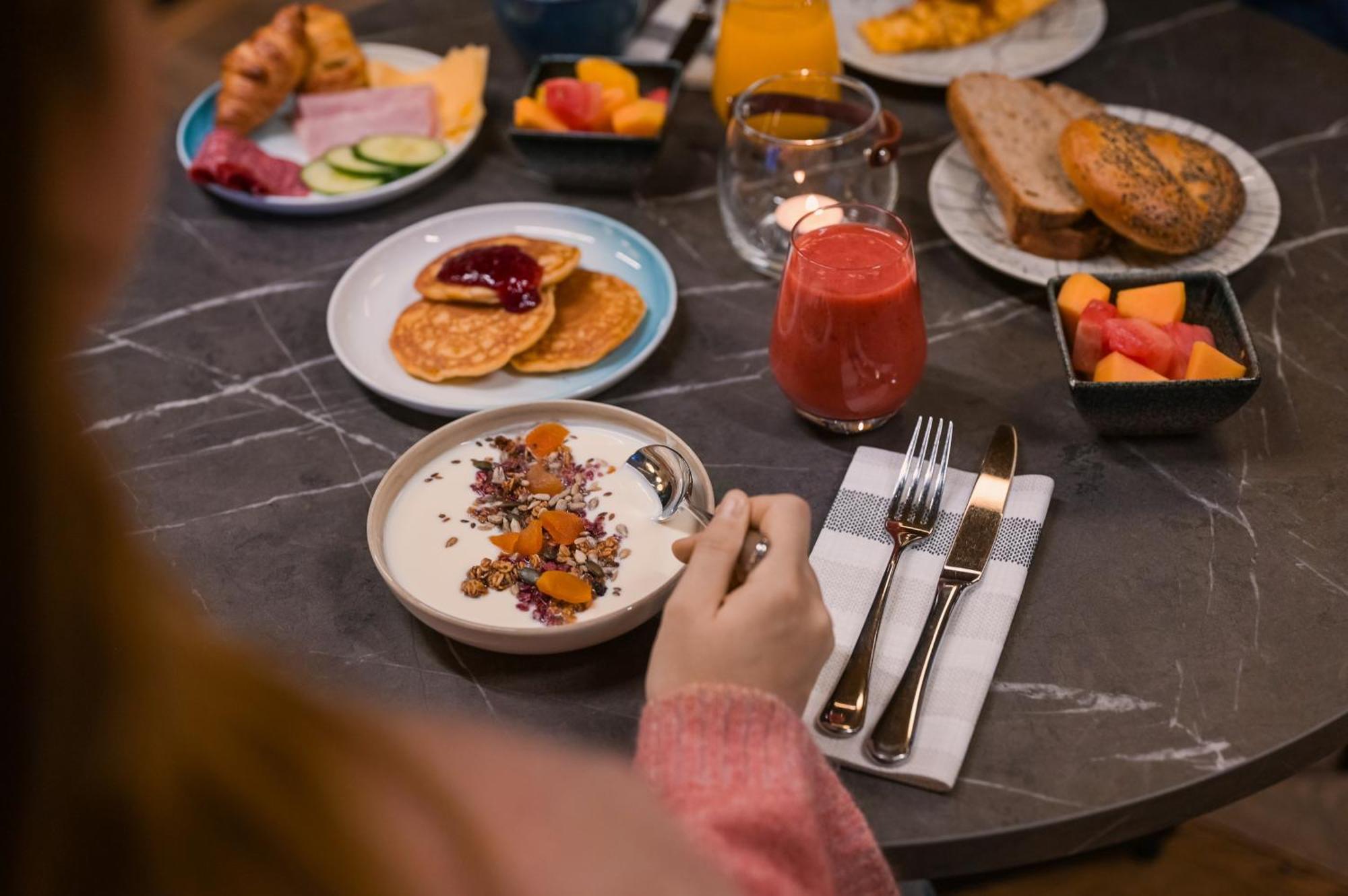 Svalbard Hotell | Polfareren Longyearbyen Ngoại thất bức ảnh