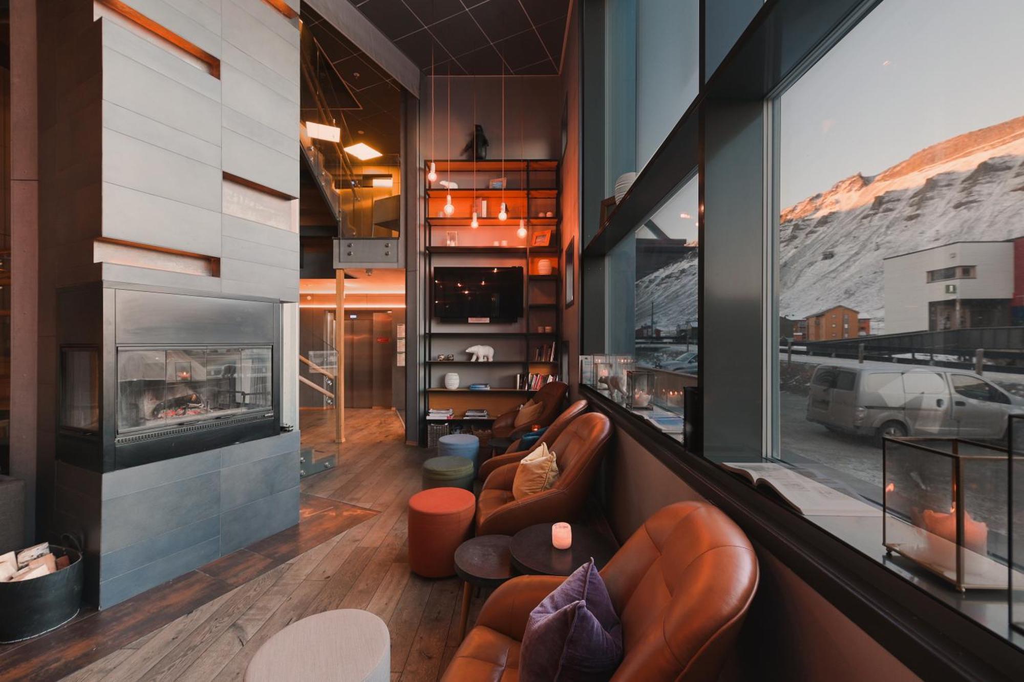 Svalbard Hotell | Polfareren Longyearbyen Ngoại thất bức ảnh