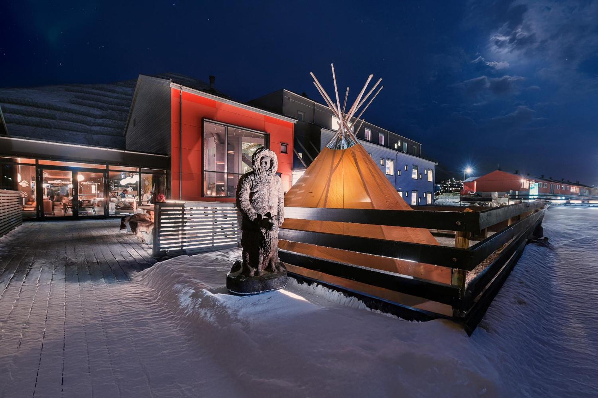 Svalbard Hotell | Polfareren Longyearbyen Ngoại thất bức ảnh